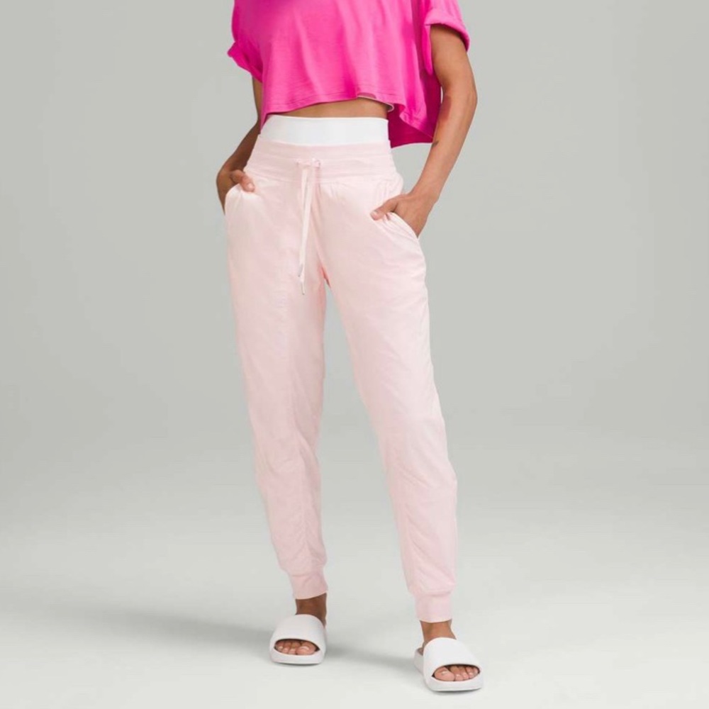 LULULEMON Strawberry milkshake dance studio mid-rise cropped lined  jogger